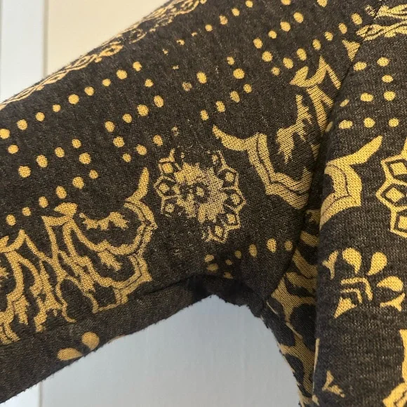 Alternative Blue and Cream Patterned Sweatshirt - Picture 2 of 5